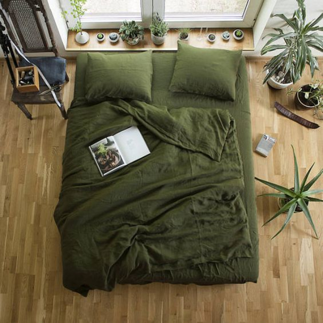 green bed.jpg