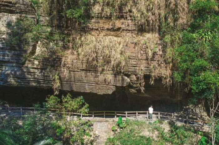 梅山鄉:瑞里風景區燕子崖