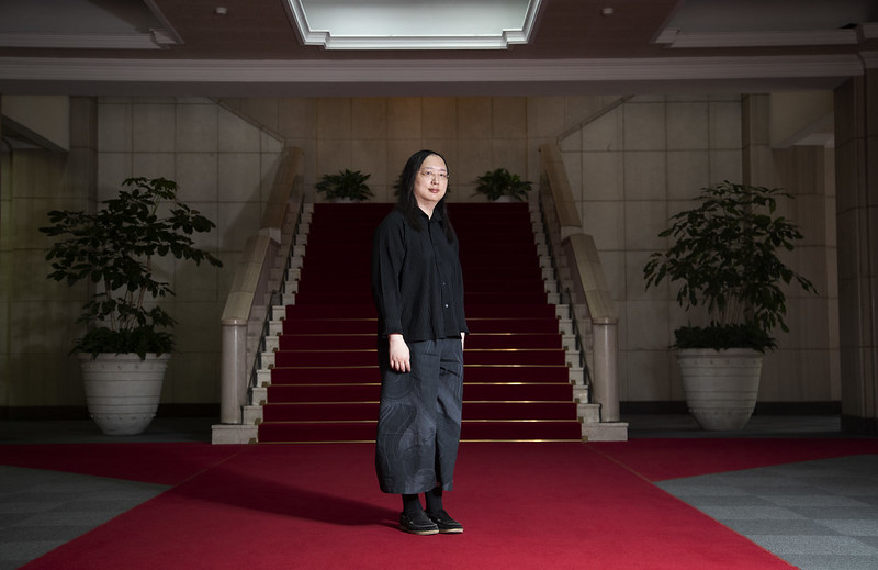 專訪首位跨性別閣員唐鳳：「我不認為自己不一樣，而是不認為一定要怎樣。」
